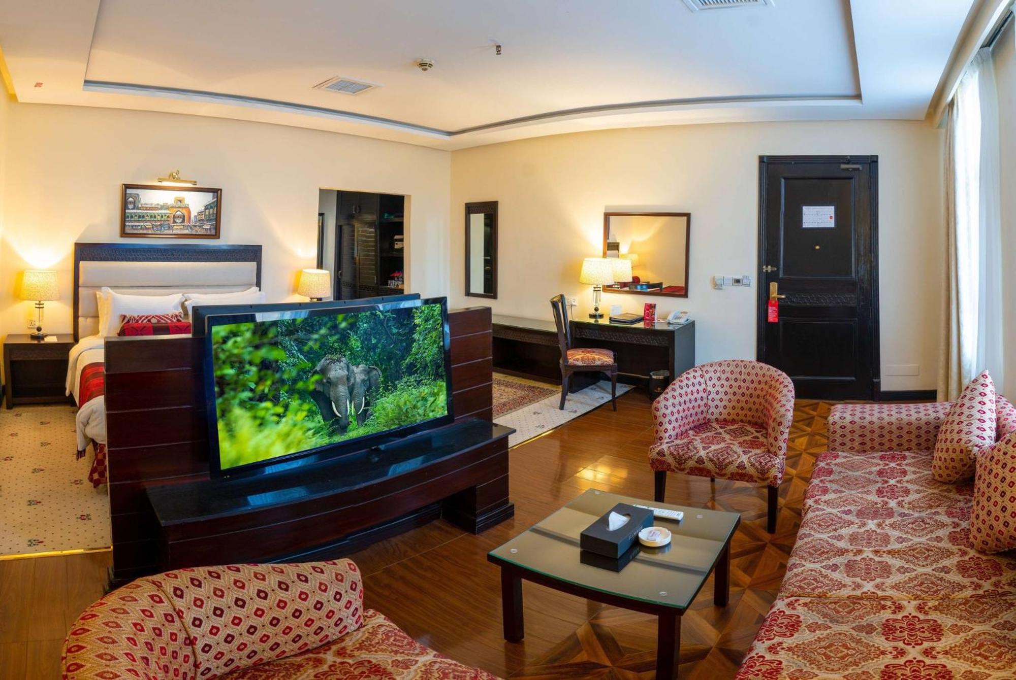Ramada By Wyndham Islamabad Exterior photo
