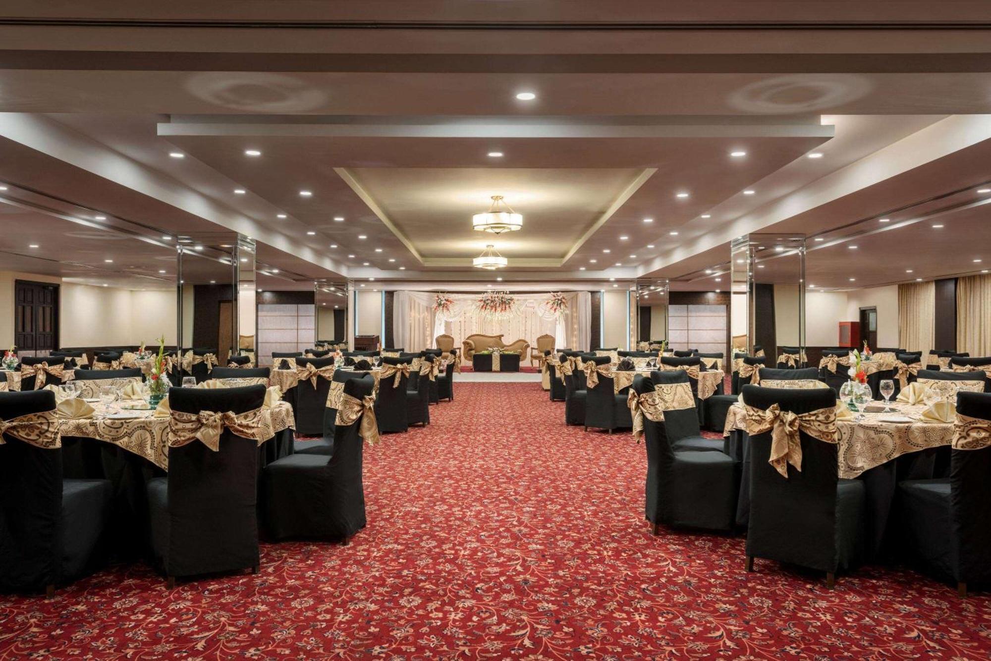 Ramada By Wyndham Islamabad Exterior photo